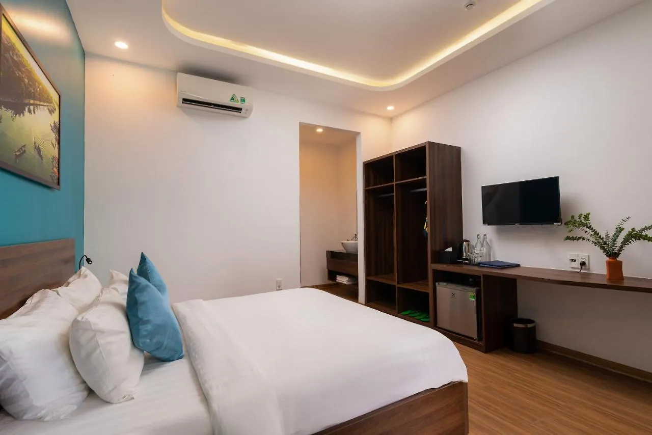 **  Hoianese Lip Lip Pool Hotel Hoi An Vietnam