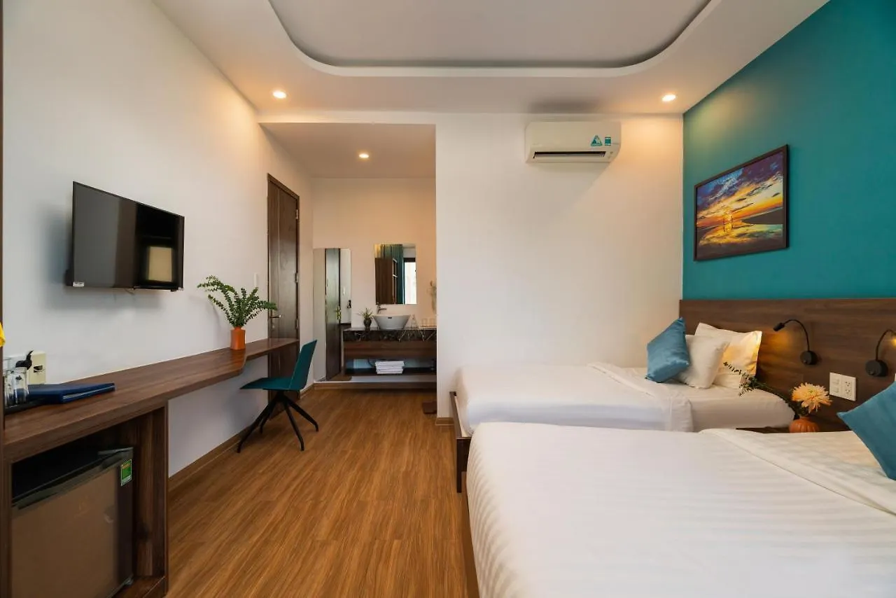 Hoianese Lip Lip Pool Hotel Hoi An