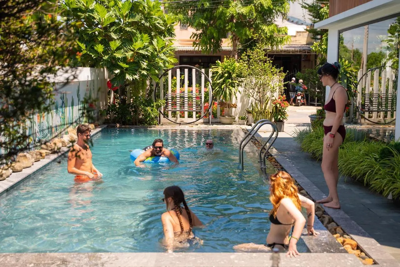 Hoianese Lip Lip Pool Hotel Hoi An Vietnam