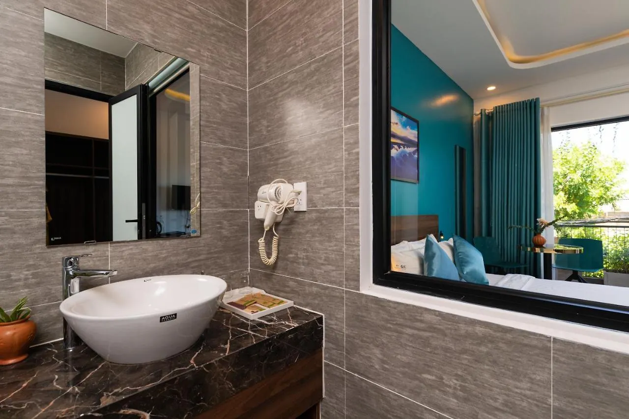 Hoianese Lip Lip Pool Hotel Hoi An